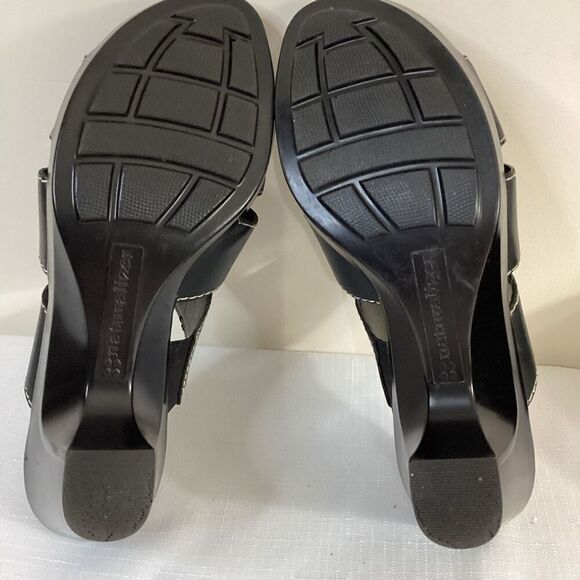 Naturalized Black Leather Slide-on Heeled Sandal Size 7 - Picture 8 of 9